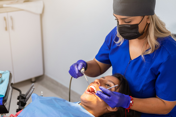 When Should You Search For An Emergency Dentist Near Me?